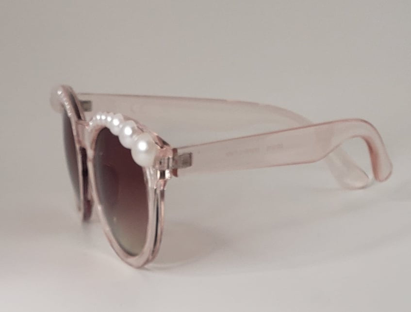 Round Women Sunglasses White Pearl Trim